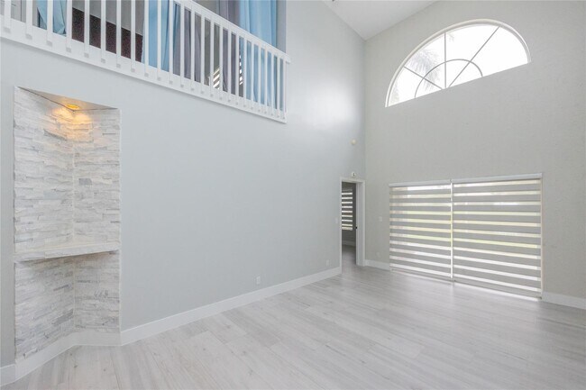 Foto del edificio - 50 Desford Ln