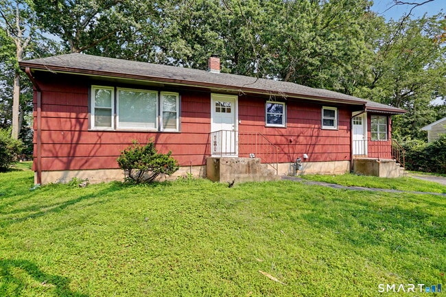 Building Photo - 115 Forestview Rd