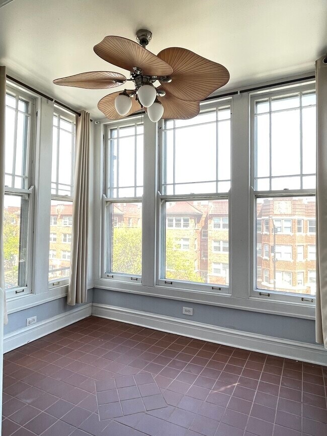 Foto del edificio - 7662 N Sheridan Rd