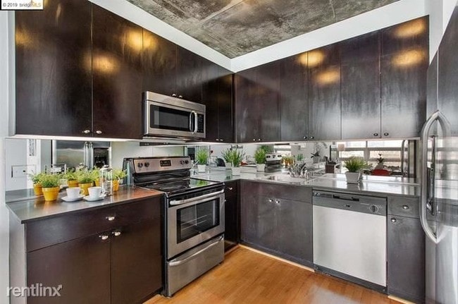 Building Photo - 1 br, 2 bath  - 1304 Saint Paul St