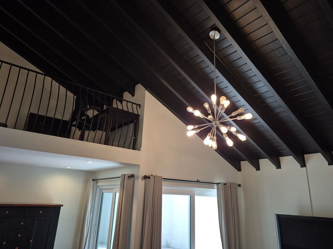 Foto del edificio - Rare 4-Bedroom Clearwater Townhome