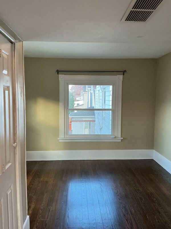 Foto del edificio - 2889 Markbreit Ave