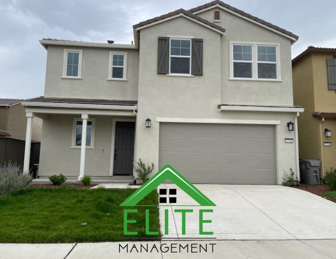 Primary Photo - Beautiful 4-Bedroom Home with Loft and Spa...