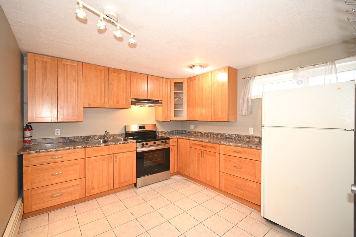 Primary Photo - 2033 Norwood St