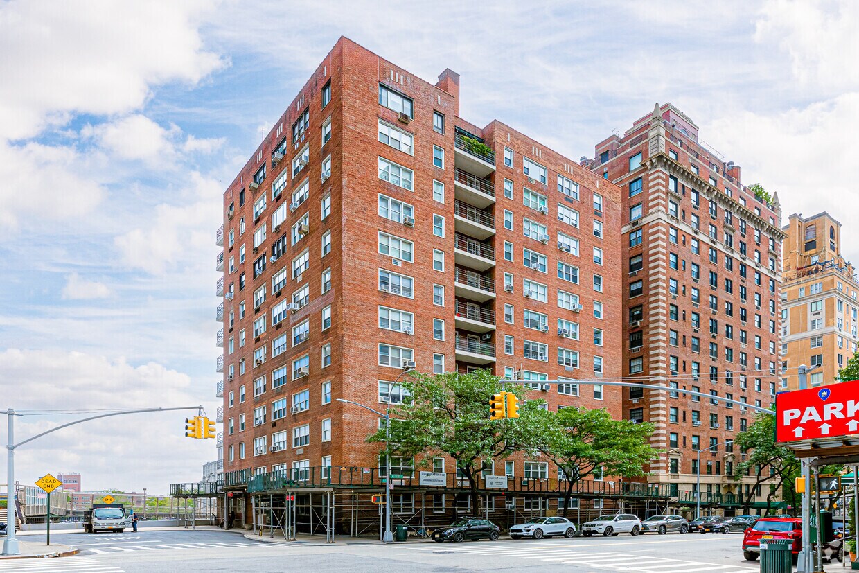 Riverview House - 0 Units Available for Rent | New York, NY ...