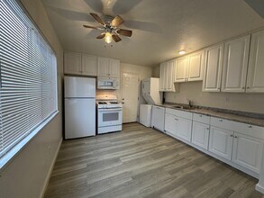 Building Photo - 552 A St