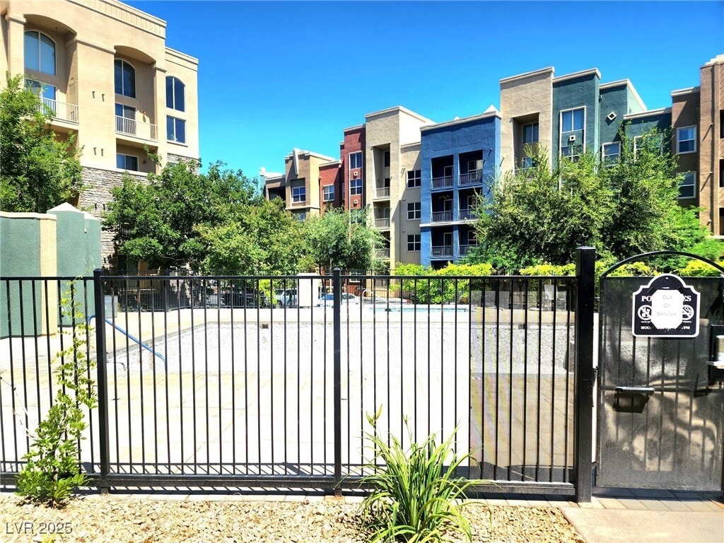 Foto principal - 38 E Serene Ave