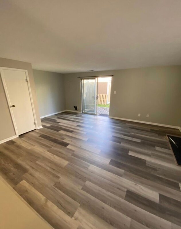 Foto del edificio - 8400 Brigadoon Ct