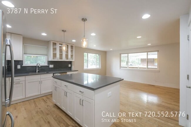 Building Photo - 3787 Perry St