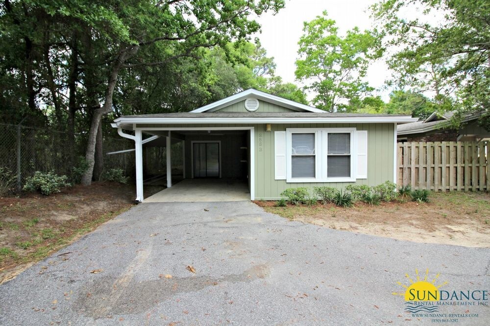 Primary Photo - Quaint 2 Bedroom Home in Fort Walton