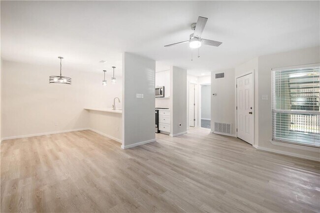 Foto del edificio - 10616 Mellow Meadow Dr