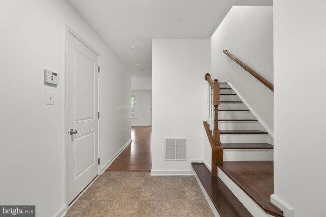 Building Photo - 7364 Matchbox Alley Unit