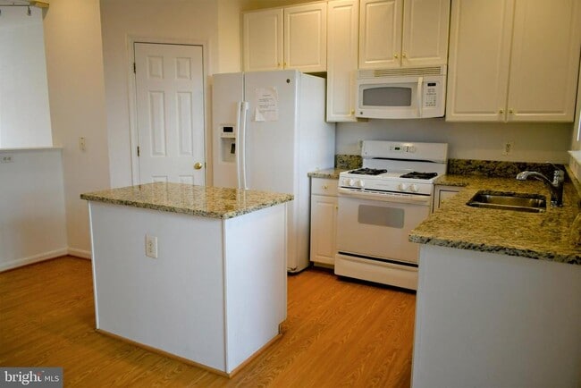 Building Photo - 2427 Dew Meadow Ct