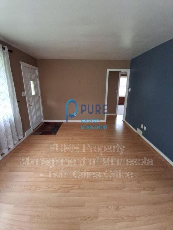 Building Photo - 361 3rd St S