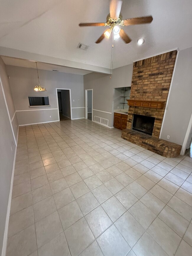 Building Photo - 830 Ash Grove Ln