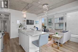 Building Photo - 25 Baseball Pl