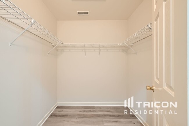 Building Photo - 611 China Clipper Cir