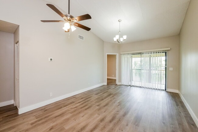 Foto del edificio - 2531 NW 56th Ave