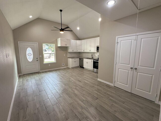 Building Photo - 16821 W Forrestal