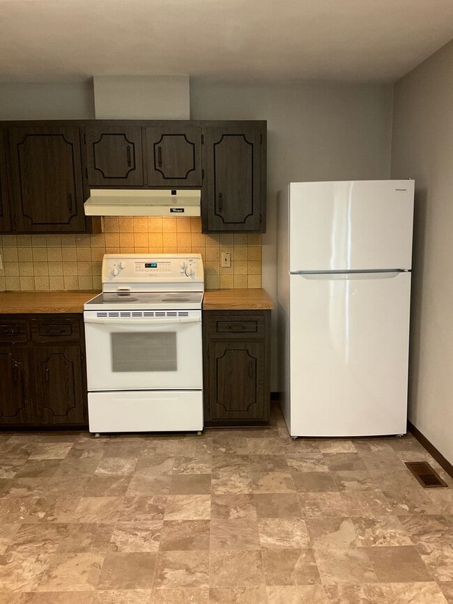 Building Photo - 923 Belle Valley Dr
