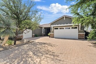 Building Photo - 3123 E Cat Balue Dr