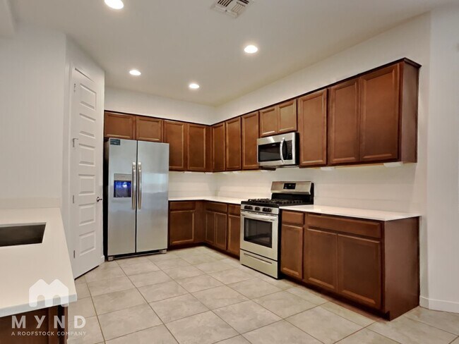 Foto del edificio - 17027 W Echo Ln
