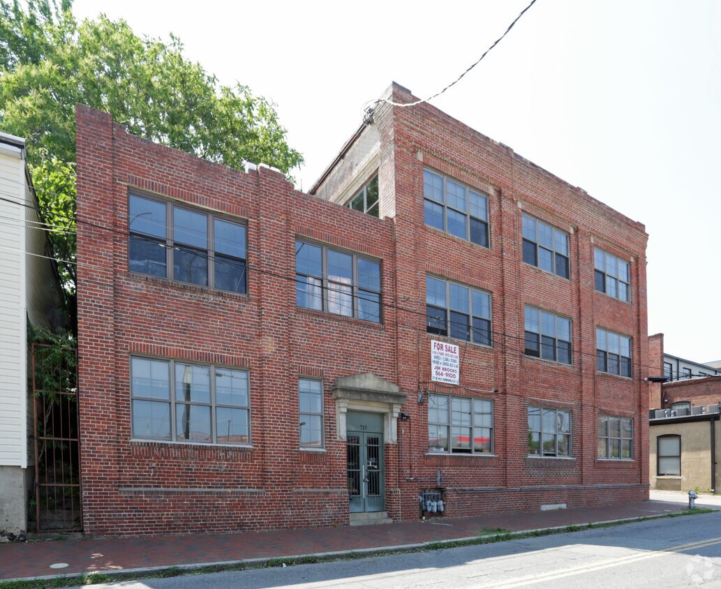 Building Photo - 715-719 Bowe St