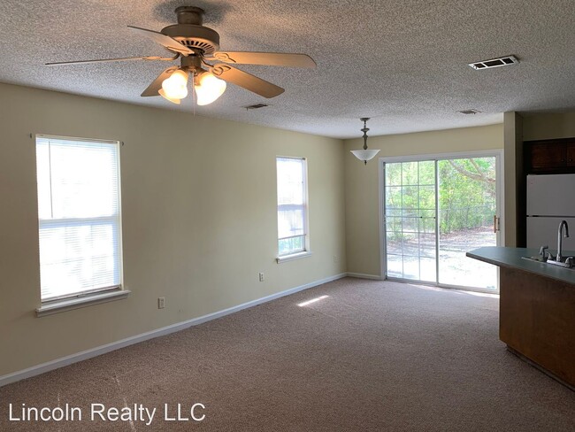 Building Photo - 3 br, 1.5 bath House - 377 Pinedale Cir*