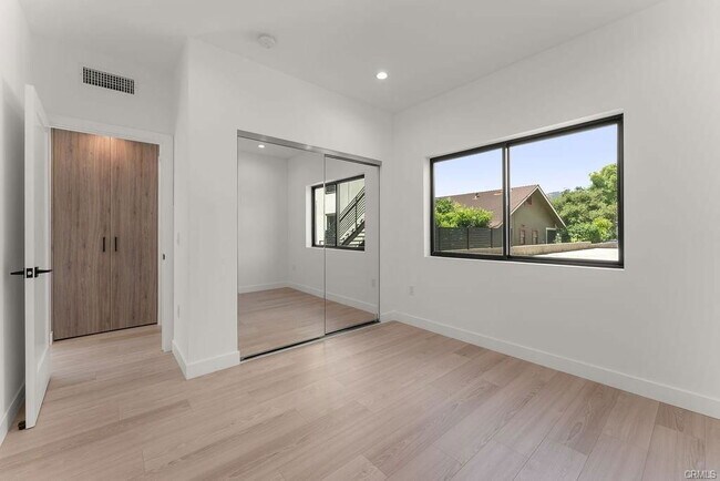 Foto del edificio - 2155 Glenada Ave