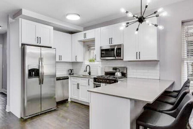 Foto del edificio - 1610 W Waveland Ave