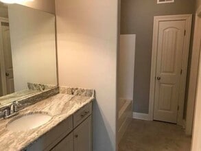 Building Photo - 500 Fifer Cir