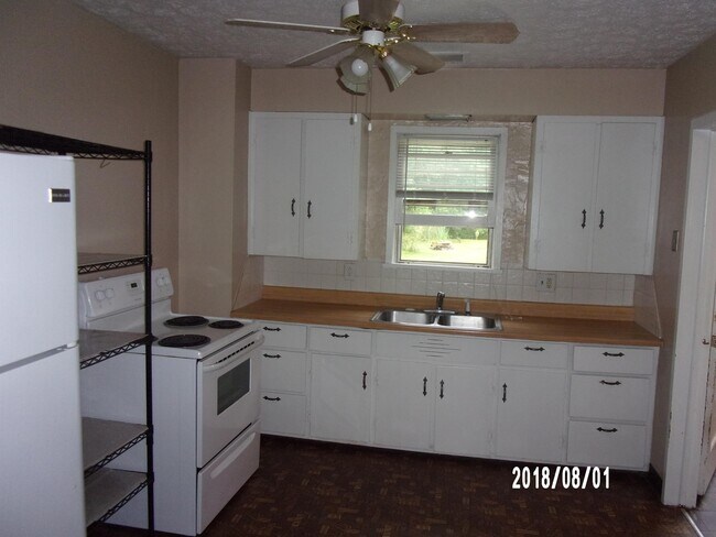 Foto del edificio - 799 McCauley Rd