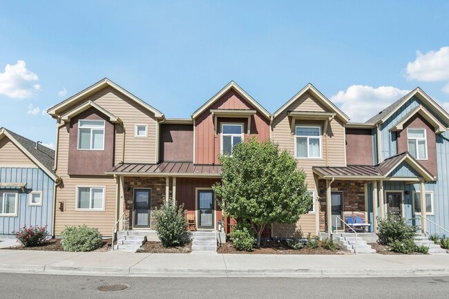 Building Photo - 226 N Parkside Dr