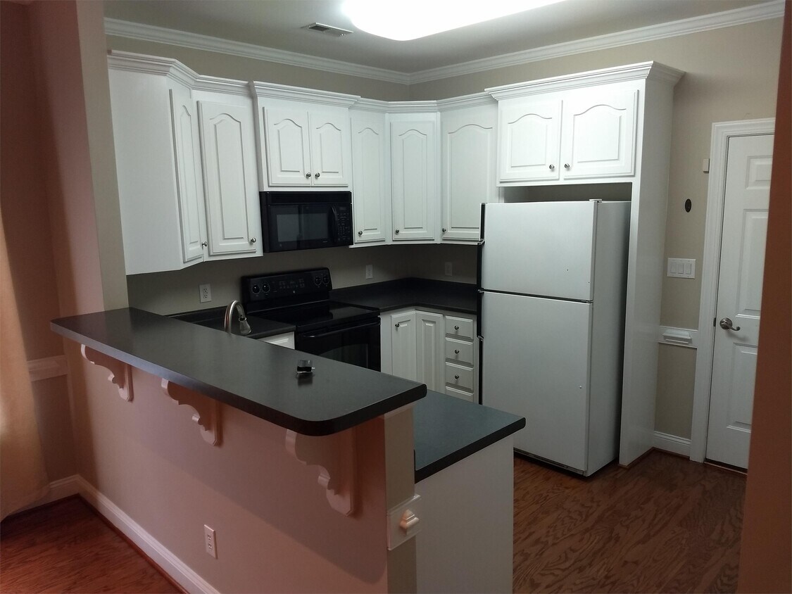 Building Photo - 106 Dobbers Creek Dr