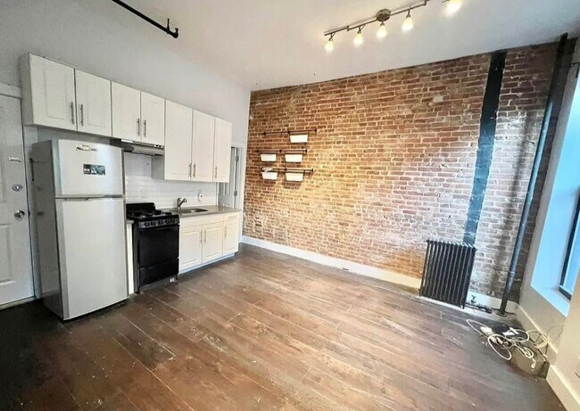 Building Photo - 480 Greene Ave