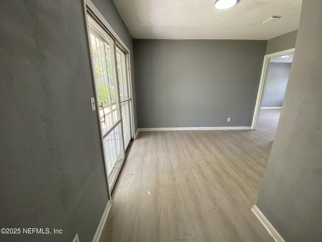 Building Photo - 6539 Thurgood Cir E