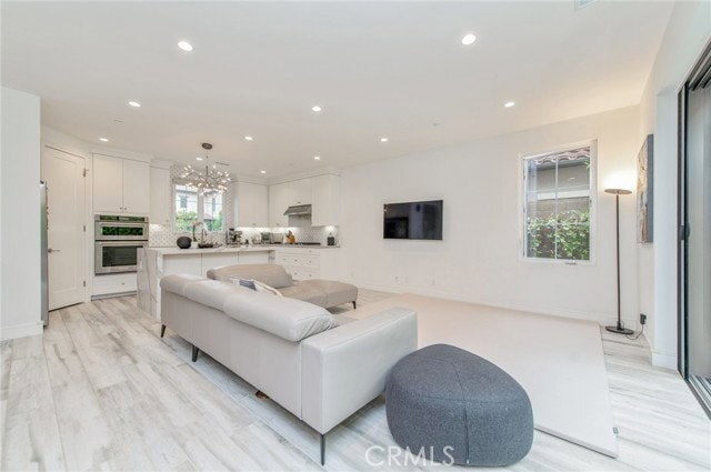 Building Photo - 114 Toretta