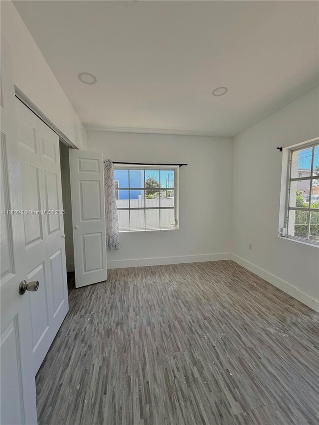 Foto del edificio - 753 NW 22nd Ct