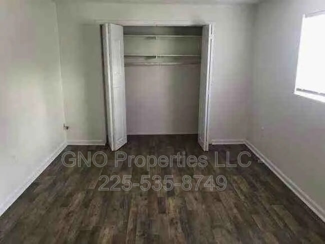 Building Photo - 3205 Luna St