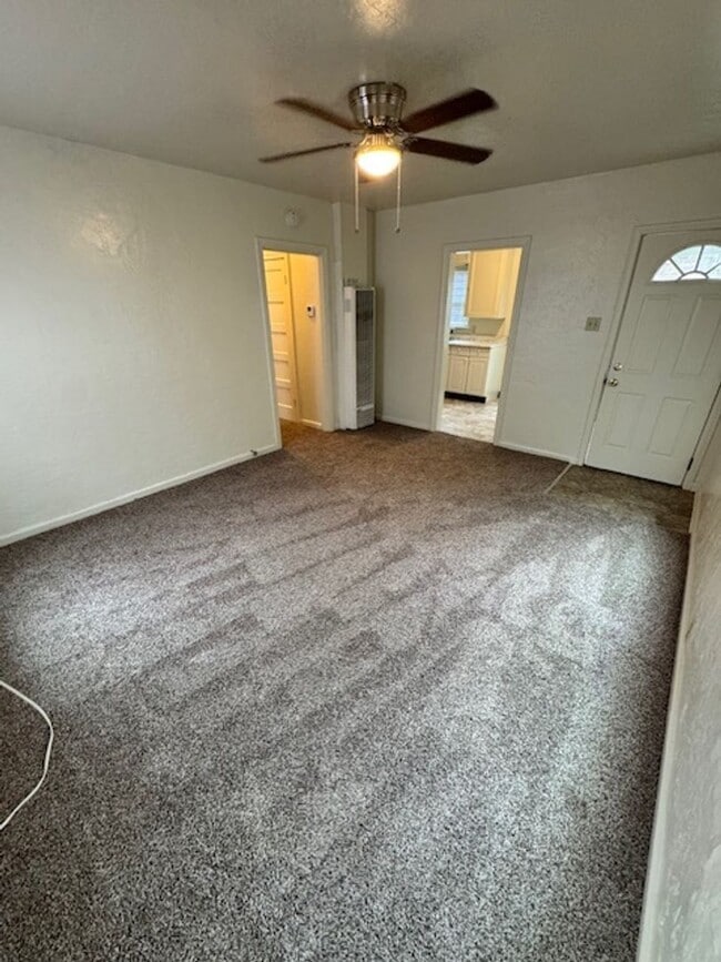 Building Photo - 2120 Gold St