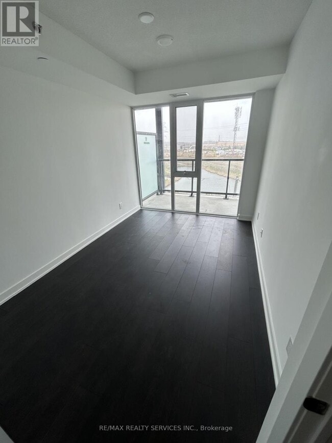 Building Photo - 3200 Dakota Cmn