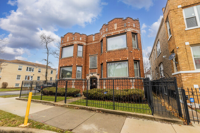 Building Photo - 6758 S Campbell Ave