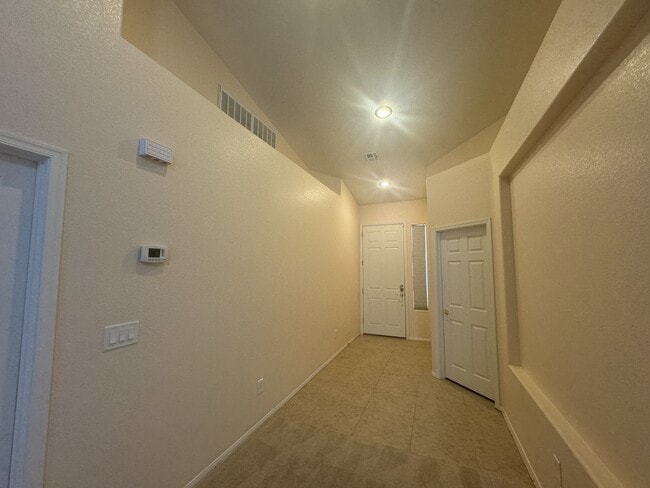 Building Photo - 9256 Blue Flax Pl