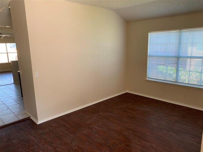Building Photo - 2520 Tar Heel Dr