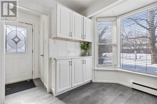 Building Photo - 66 Arbour Glen Crescent