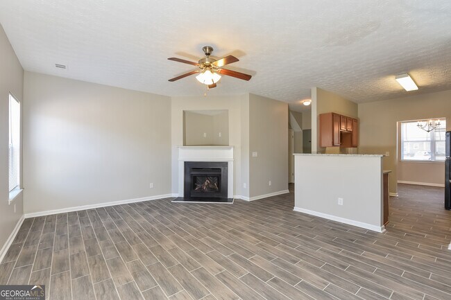 Building Photo - 6332 Ellenwood Dr