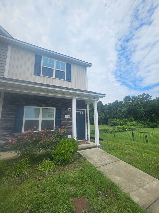 Building Photo - 511 Justice Farm Dr