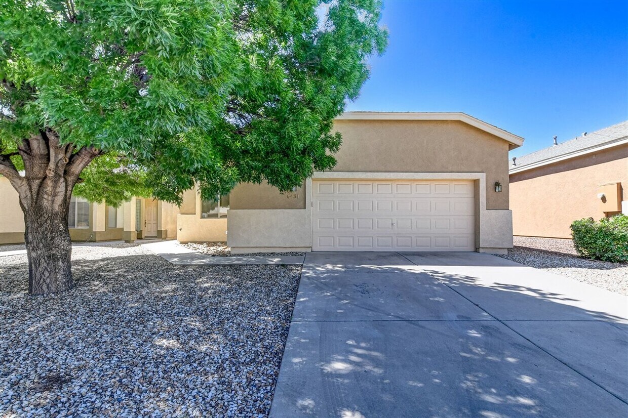 Primary Photo - 3 Bed, 2 Bath, 2 Car Garage For Rent in Gr...