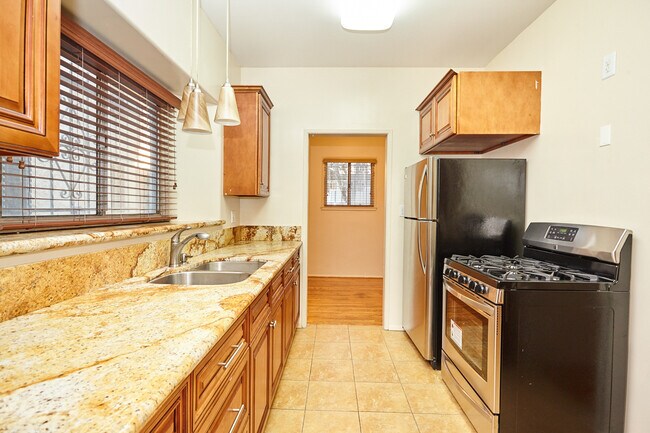 Foto del edificio - 4228-4230 8th Ave