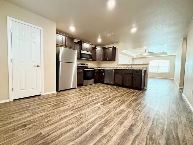 Foto del edificio - 817 Saddlebrook St